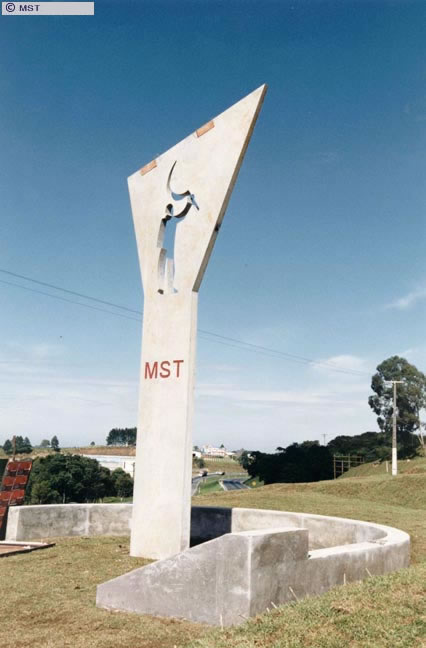 Monument Antônio Tavares Pereira, 10 metres high, designed by Oscar  ...