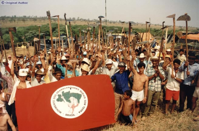 Trabalhadores Sem-Terra na sétima ocupação da fazenda São Bento.  ...