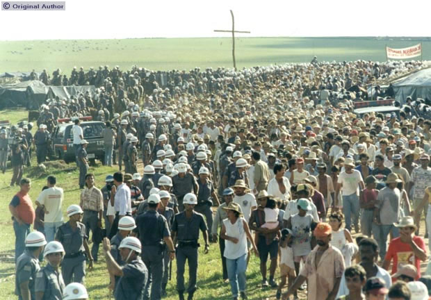 Despejo de 2500 famílias da Fazenda Jangada. Getulina, São Paulo,  ...