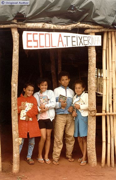 Escola do acampamento Vitória da Conquista. Mirante do Paranapanema,  ...
